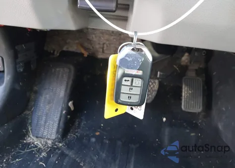 2016 Honda Accord Touring z USA, uszkodzony, nr VIN 1HGCR3F93GA006990